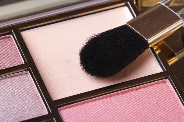 Makeup palette in pink tones with an applicator. blush — Stock Photo, Image