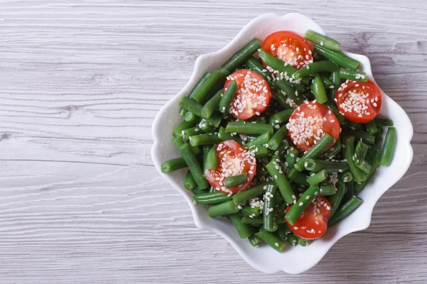 Salade de haricots verts et graines de sésame vue du dessus — Photo