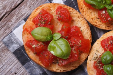 Bruschetta domates ve fesleğen Üstten Görünüm
