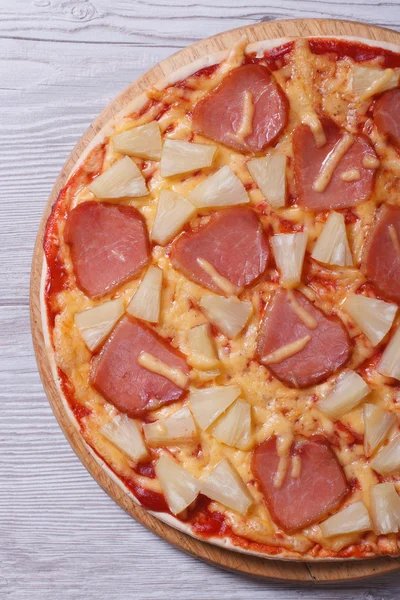 Half Hawaiian pizza with pineapple and ham — Stock Photo, Image