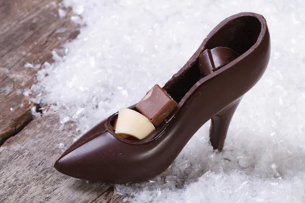 Scarpa cioccolato nero orizzontale — Foto Stock