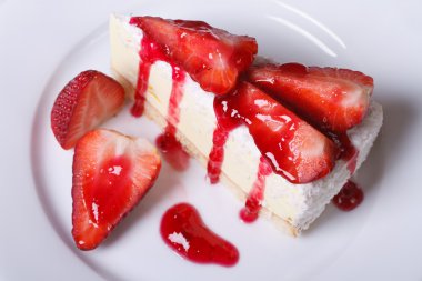Cheesecake taze çilek görünümü yukarıdaki ile