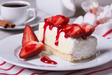 narin çilekli cheesecake ve kahve