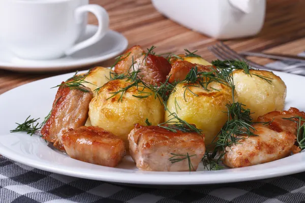 New potatoes with roast pork slices and dill — Stock Photo, Image