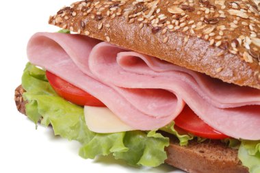 jambon, peynir, domates ve izole marul ile makro sandviç