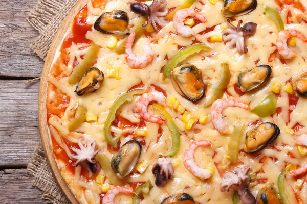 Pizza ai frutti di mare primo piano vista dall'alto — Foto Stock