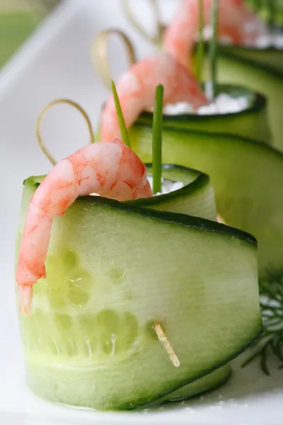 Several rolls of fresh cucumber with shrimp macro — Stock Photo, Image