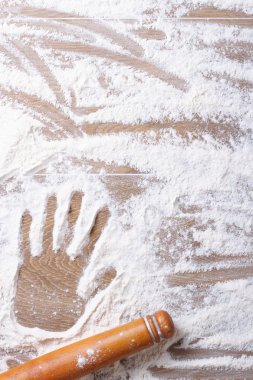 kadın palm un ve oklava Künye