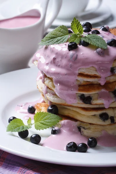 Delicious hot Pancake with blueberries, mint vertical — Stock Photo, Image