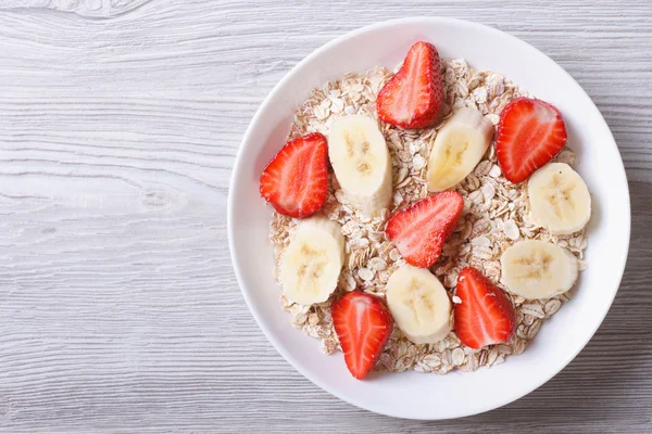 Mysli med friske jordbær og horisontal bananutsikt – stockfoto