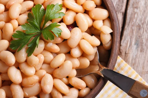 Haricots blancs bouillis dans une casserole macro vue de dessus horizontale — Photo