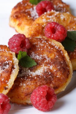 Ahududu dikey ile lezzetli peynirli gözleme