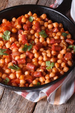 pan dikey domates soslu etli nohut 