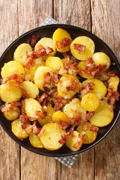 Bratkartoffeln German Cottage Patate Con Pancetta Cipolla Vicino Nel Piatto — Foto Stock