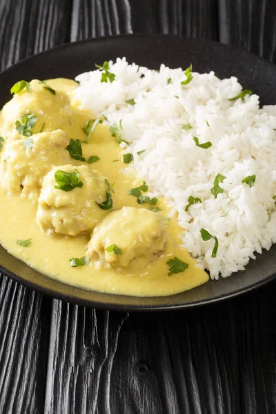 Boller Karry Albóndigas Cerdo Curry Suave Con Arroz Cerca Plato — Foto de Stock