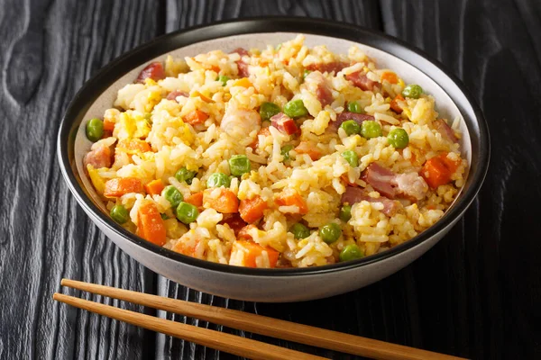 Traditional Fried Chinese Rice Vegetables Eggs Shrimps Pork Close Bowl — Stock Photo, Image