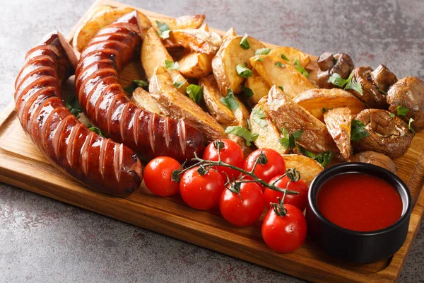 Portion Grilled Sausages Baked Potato Wedges Mushrooms Sauce Close Wooden — Foto Stock
