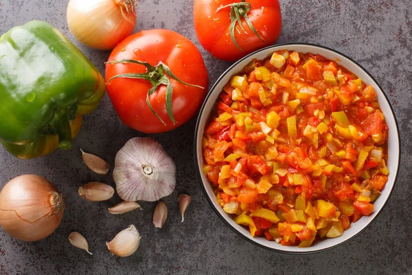 Deliciosa Salsa Sofrito Verano Pimientos Tomates Ajo Cebollas Cerca Plato —  Fotos de Stock
