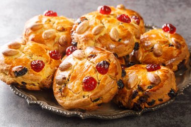 Noel 'de Şişko Kerata brendi yağı, karışık meyve ve narenciye kabuğundan esinlenilmiştir. yatay