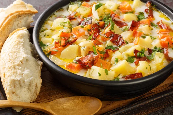 Vegetable Creamy Soup Crispy Bacon Close Plate Table Horizonta — Stockfoto