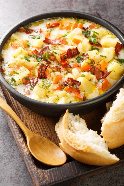 Polish Cream Soup Kartoflanka Potatoes Bacon Close Plate Table Vertica — Stockfoto