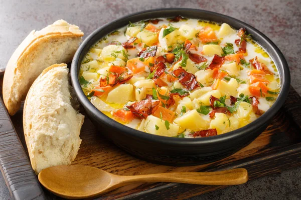 Homemade Vegetable Potatoes Soup Smoked Bacon Closeup Bowl Wooden Tray — 스톡 사진