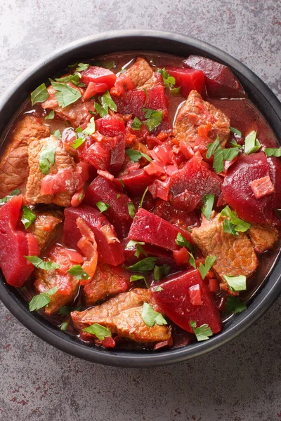 Braised Beef Beets Onions Spicy Sauce Close Bowl Table Vertical — Photo