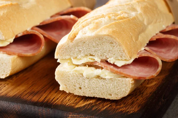 Sabroso Jambon Beurre Sándwich Jamón Francés Hecho Una Baguette Fresca — Foto de Stock