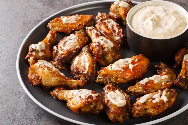 American Grilled Chicken Wings Alabama White Bbq Sauce Close Plate — Stock Photo, Image