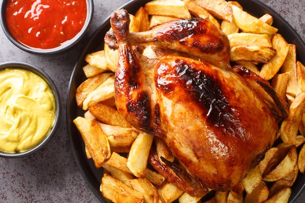 Homemade Delicious Grilled Whole Chicken Fried Potatoes Mustard Ketchup Close — Stok fotoğraf