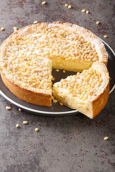 Italian Grandma Cake Torta Della Nonna Pine Nut Custard Tart — 스톡 사진