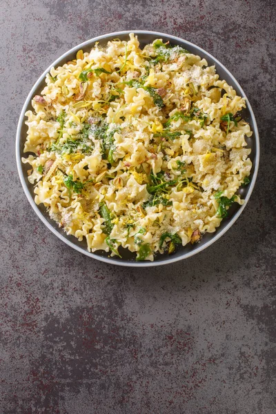 Mafalda Pasta Con Rúcula Pistachos Queso Parmesano Ralladura Limón Cerca — Foto de Stock