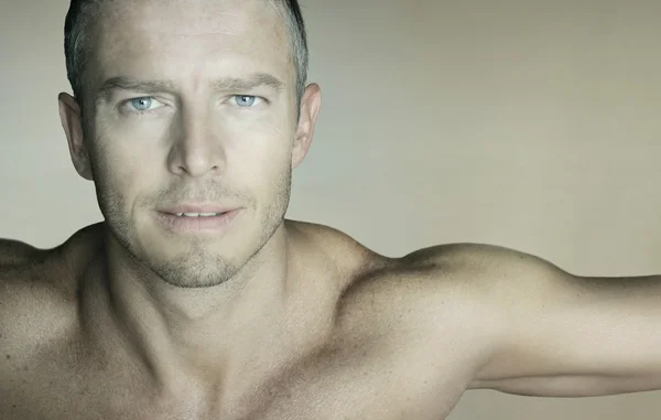 seksi bir adam portresi