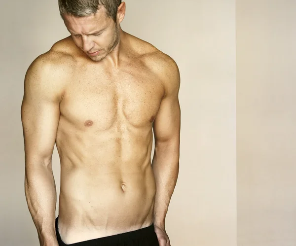 seksi bir adam gömleksiz