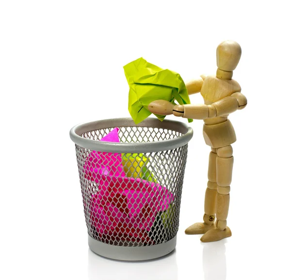 Puppet throw paper in trash can — Stock Photo, Image