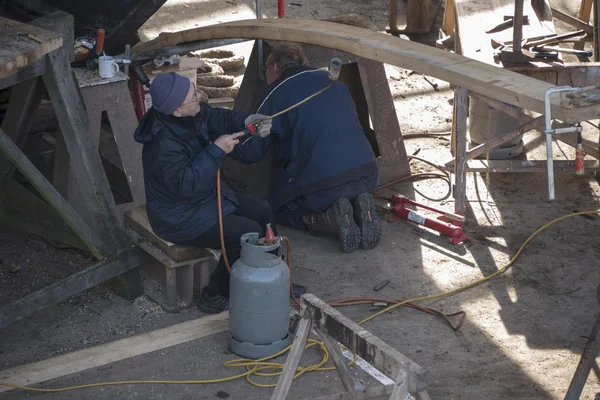 Bezig met de renovatie van een zeilschip — Stockfoto