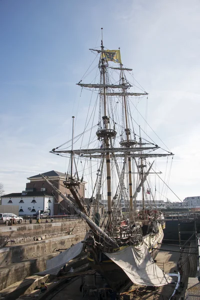 The russian frigat Shtandart for renovation in the dry dock — Stock Photo, Image