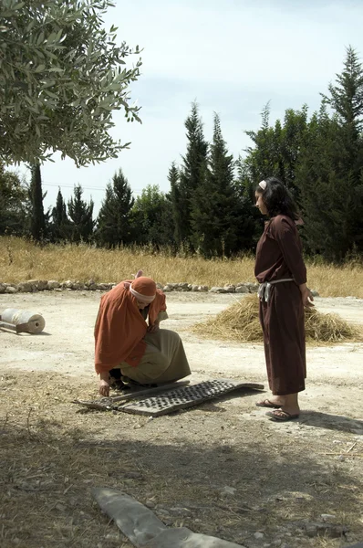 Γυναίκα στον κήπο της Ναζαρέτ — Φωτογραφία Αρχείου