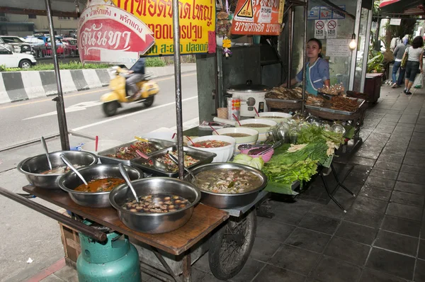 Cuisine de rue thaïlandaise — Photo