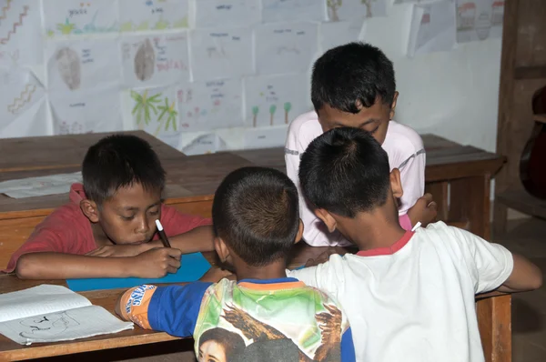 Enfants à l'école — Photo