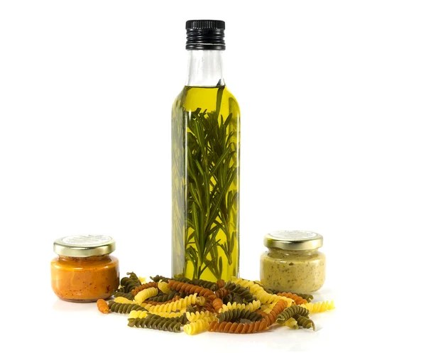 Sosy oliwy z oliwek i makaron — Zdjęcie stockowe