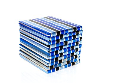 hediye beyaz zemin üzerine yığını