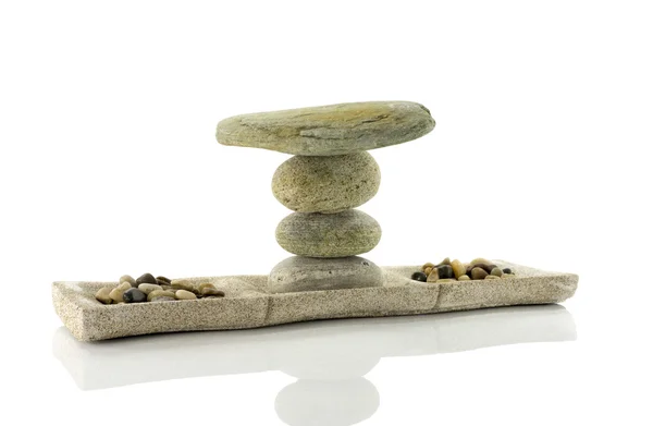 Плита с камнями в балансе — стоковое фото