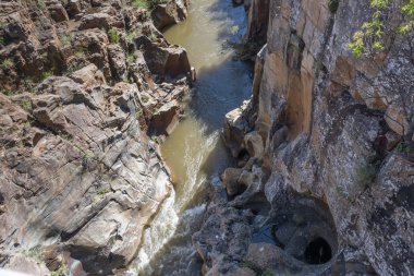 Bourkes çukurların bol şans.