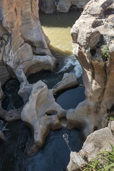 Río en los baches de los bourkes en Sudáfrica — Foto de Stock