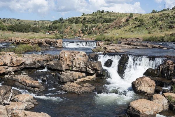 Cascada en los baches de los bourkes en Sudáfrica — Foto de Stock