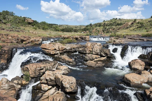 Cascada en los baches de los bourkes en Sudáfrica — Foto de Stock