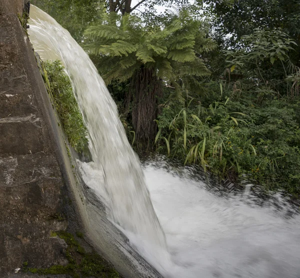 孤溪瀑布瀑布附近 sabie — 图库照片