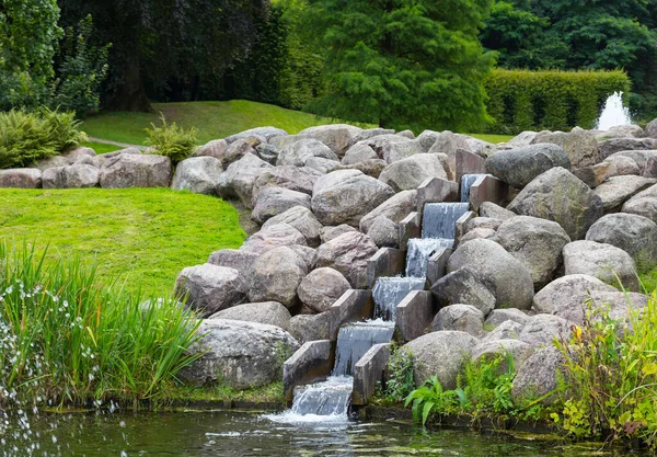 Waterfall in garden — Stock Photo, Image