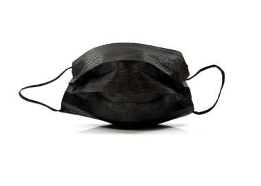 Corona 'ya karşı korumak için kullanılan siyah bir yüz maskesi ya da beyaz arkaplanda izole edilmiş çovid.